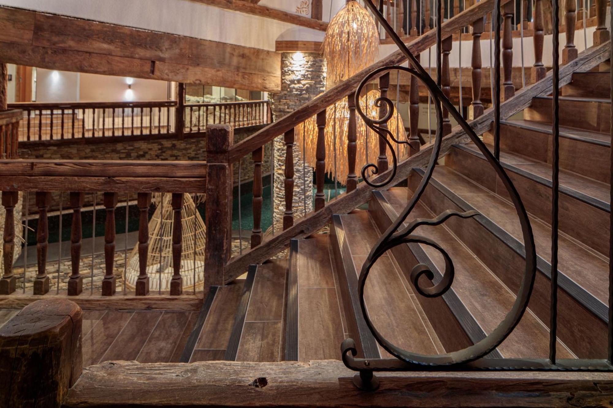 Aida Hotel & Spa - "Adults Only" Relais & Chateaux Crans-Montana Exterior photo